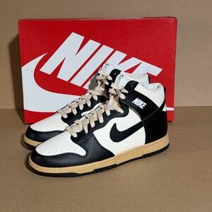 Nike Dunk High SE Vintage Panda Sneakers Women 10 Men 8.5 New DS
